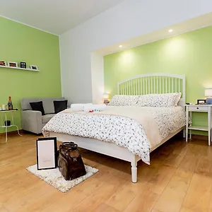 Vico Milano 18 Neapol