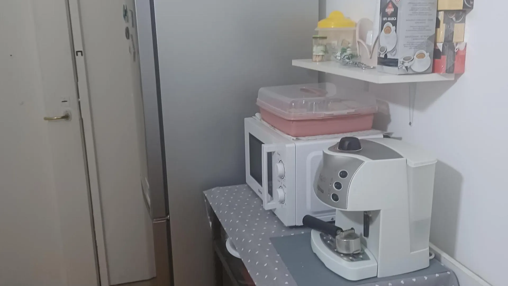 ** فندق مبيت وإفطار B&B Appartamenti Napoli إيطاليا